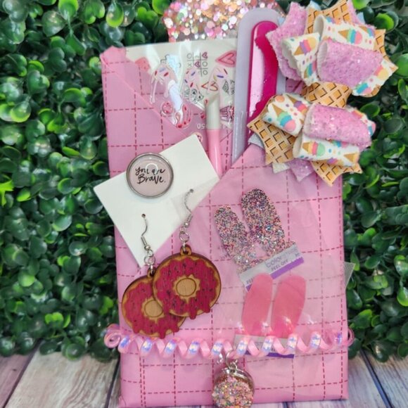 Blind Date with a Mani- Sweet Treat Theme - Picture 1 of 8